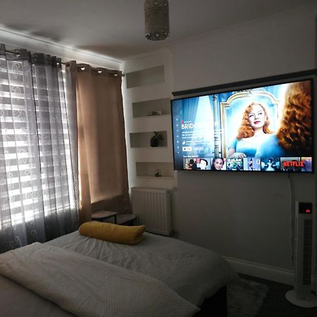 Chi'S Home Dagenham Ngoại thất bức ảnh