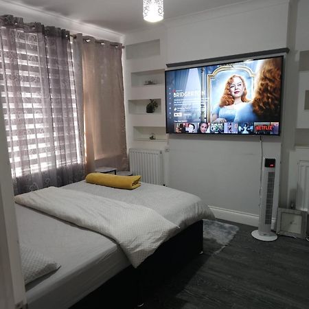Chi'S Home Dagenham Ngoại thất bức ảnh
